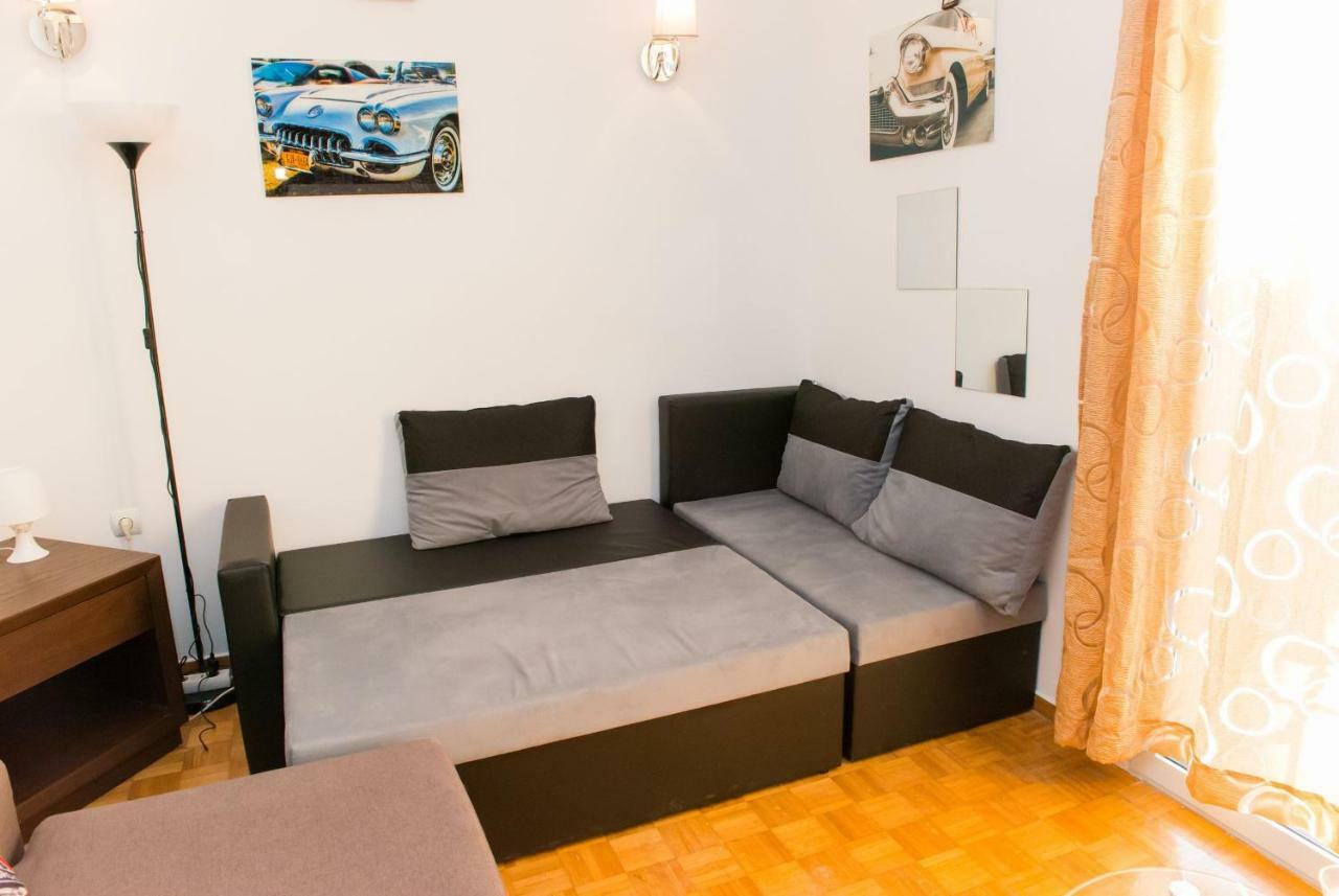 Lianos Business Class A * Piraeus